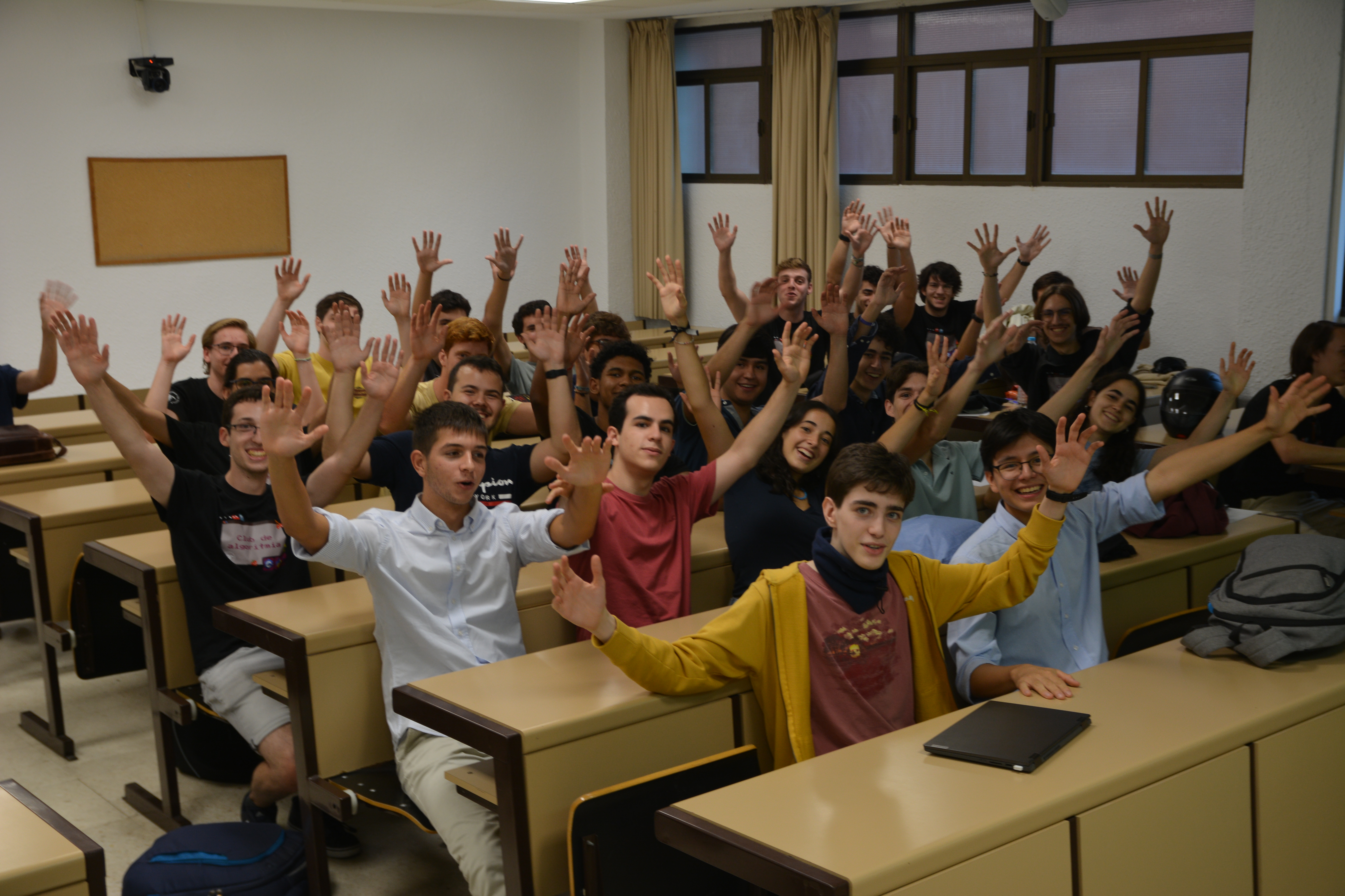 Foto grupal de los participantes del CompliCAUS IV